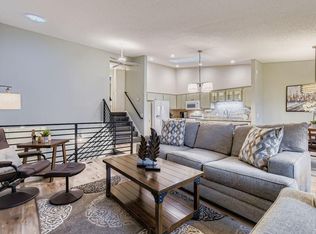 2422 County Road D W APT 2, Saint Paul, MN 55112