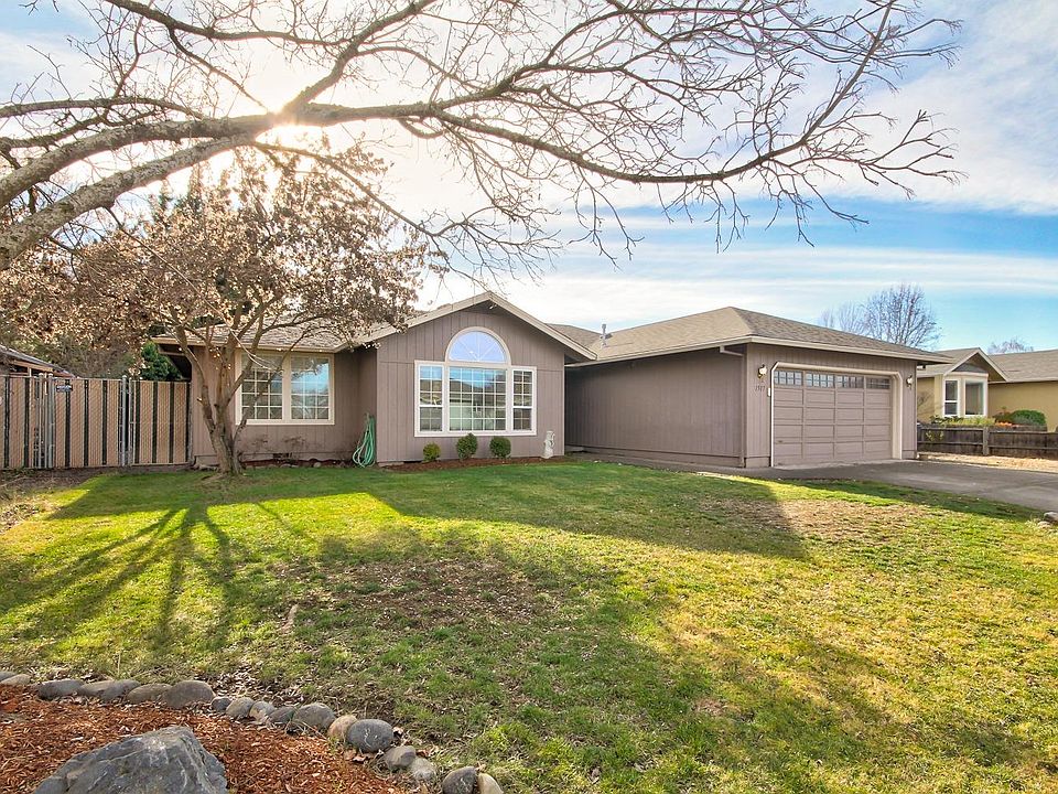 1st image of 1517 Arlington Dr