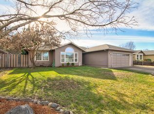 1517 Arlington Dr, Medford, OR 97501