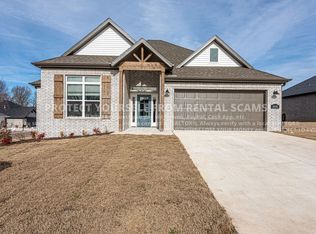 6050 W Mecklin St, Fayetteville, AR 72704