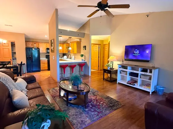 1441 Garay Ln Unit 3, Pt Washington, WI 53074