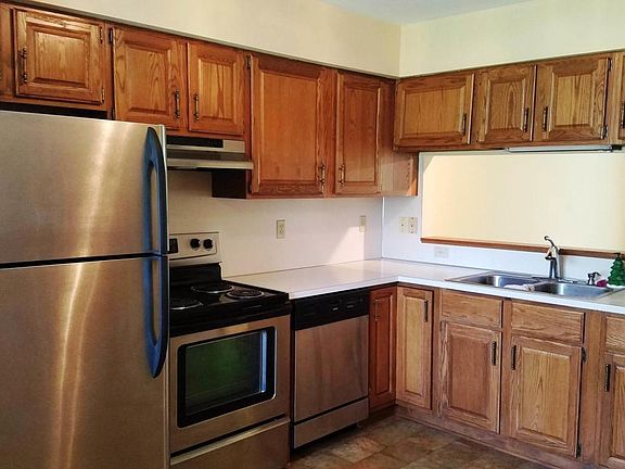 Kitchen w all appliances