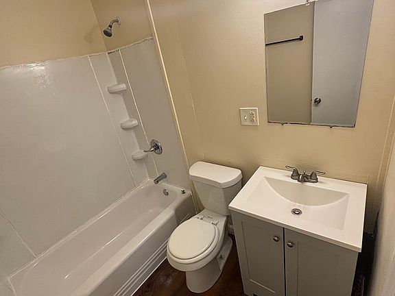 4th image of 739 Saint Martin Dr