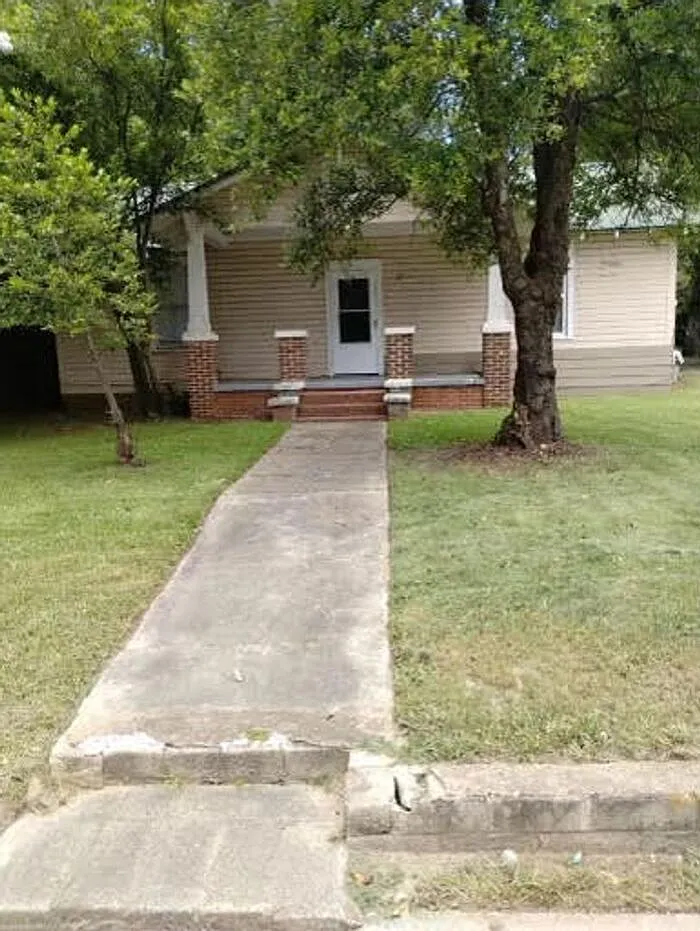 1 bed, 1.0 bath, $825 — Photo 1