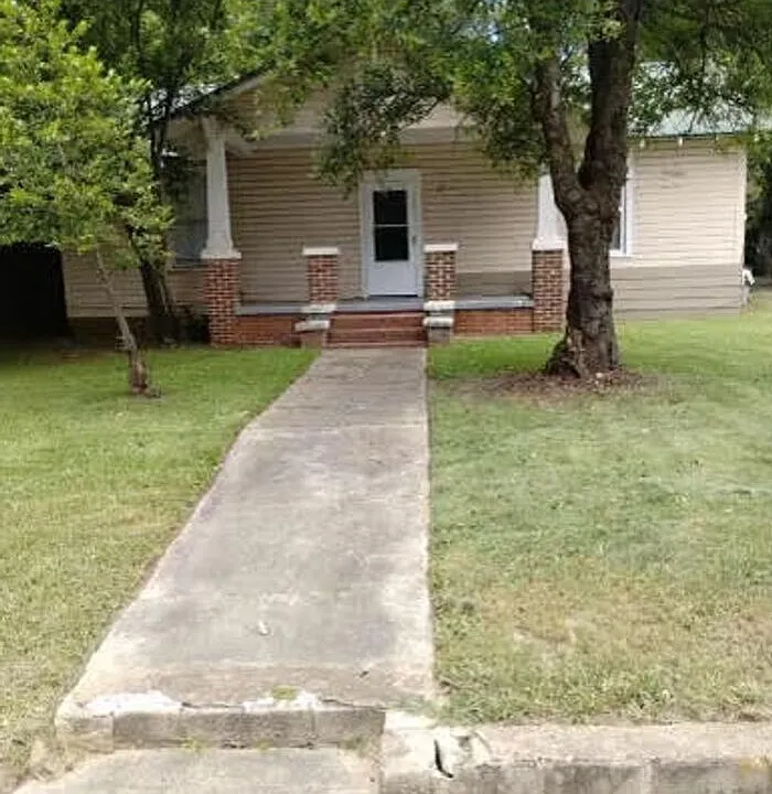 27 Curry St