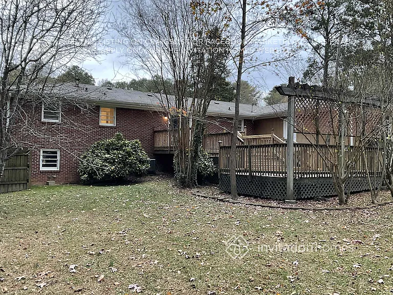 1321 Laura Ln — Photo 17