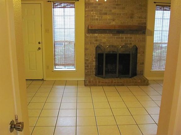 5th image of 3230 Pearl St APT 18