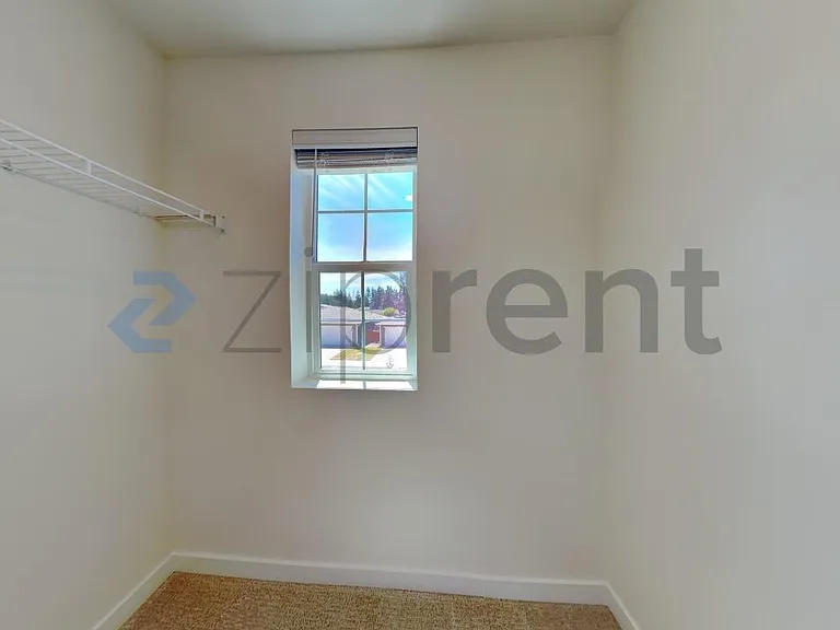 Walk-in closet-02