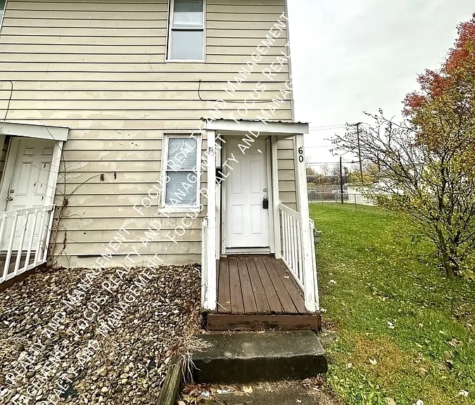 60 Poplar Ave — Photo 2