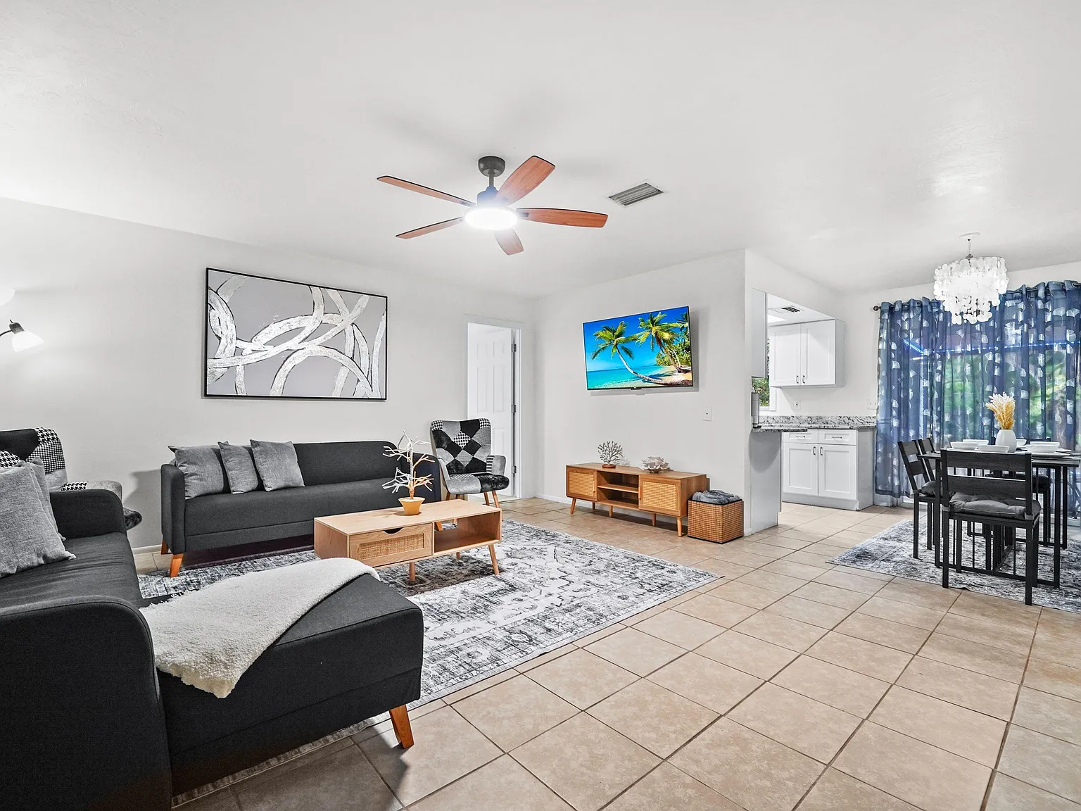 3 bed, 2.0 bath, 1204 sqft, $2,503 — Photo 4