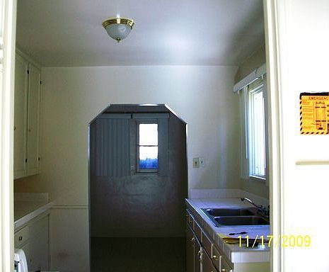 2nd image of 10846 Bloomfield St