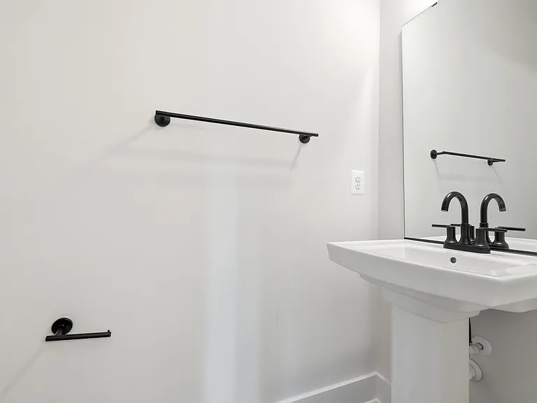 153 Locke St — Photo 14