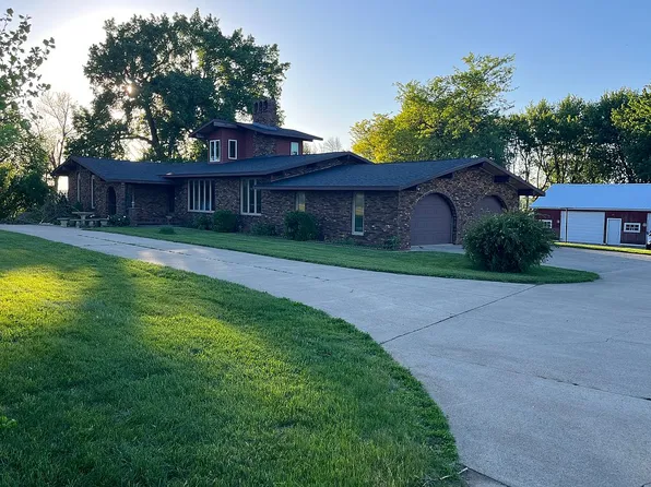15940 350th St, Forest City, IA 50436