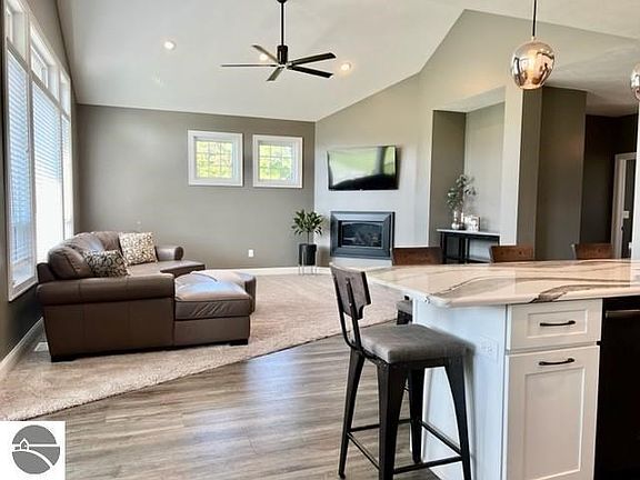 4th image of 4439 Pine Meadows Trl