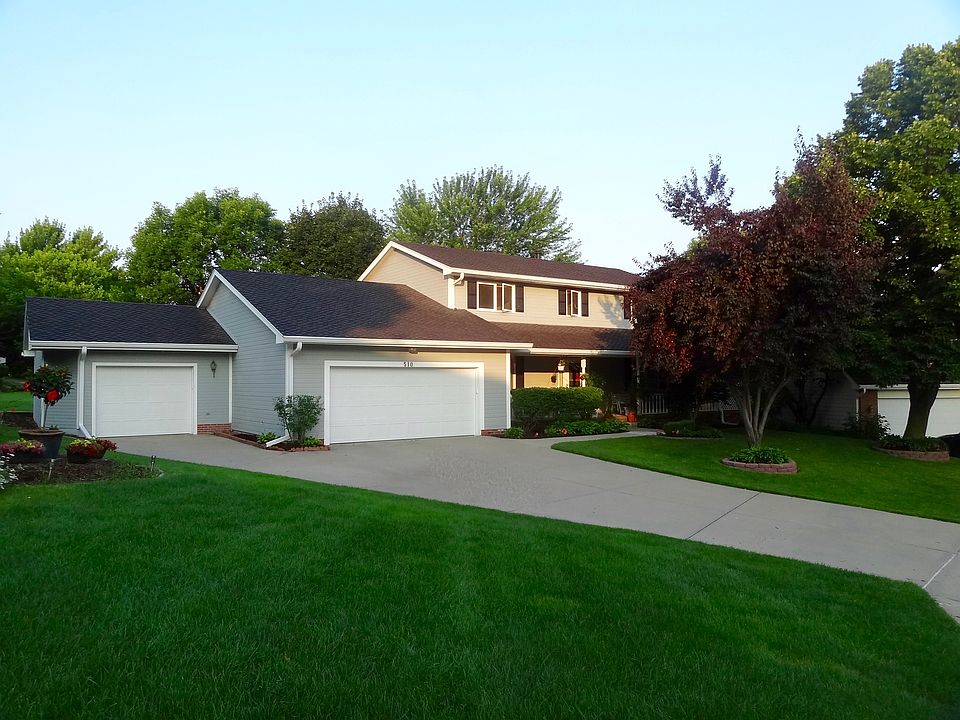 1st image of 510 S 157th Cir