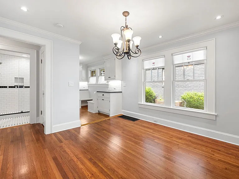 700 Berne St SE — Photo 25