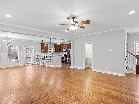 5th image of 1435 Reynolds Dr