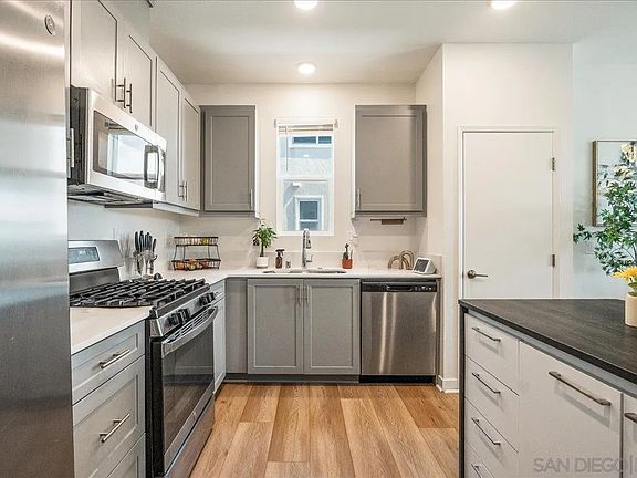 4th image of 5464 Shorefront Dr Unit 143