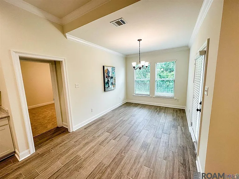 10904 Maitland Ave — Photo 6
