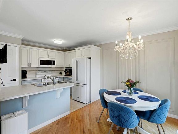 3rd image of 15 Silver Springs Way NW #18