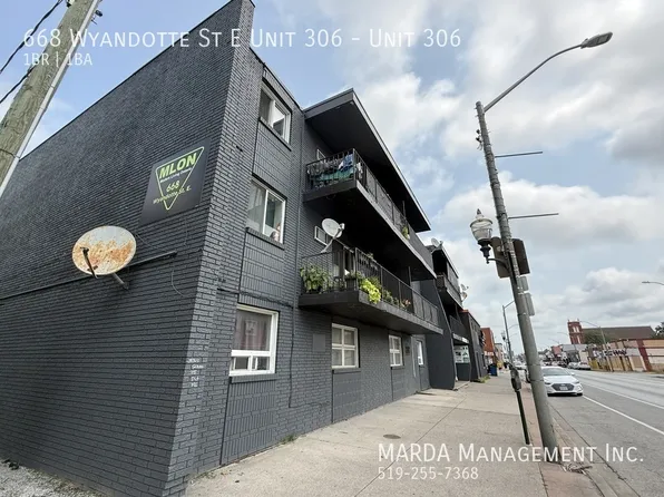 668 Wyandotte St E #306, Windsor, ON N9A 3J2
