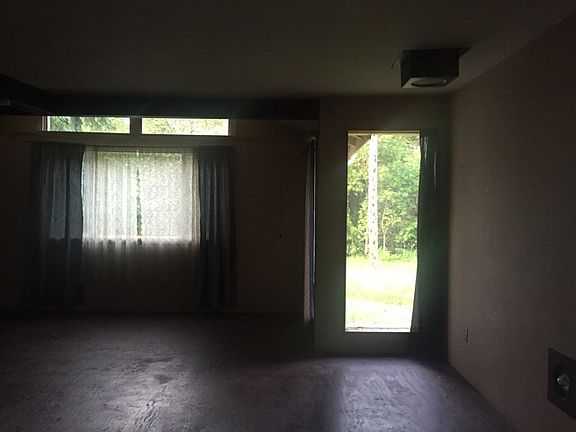 5th image of 18113 Elkhorn Blvd E