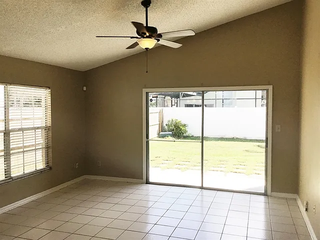 1428 Abberton Dr — Photo 4
