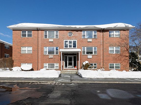 3rd image of 40 Whitman Rd APT 2-1