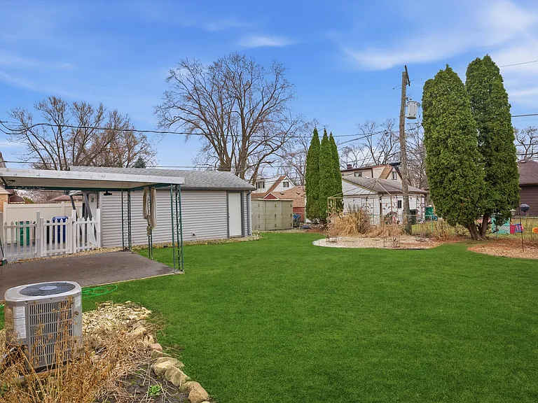 8912 Windsor Ln — Photo 27