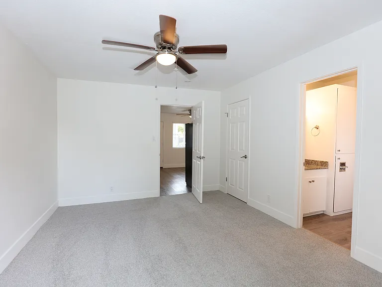 The Grove Apartments — Photo 14