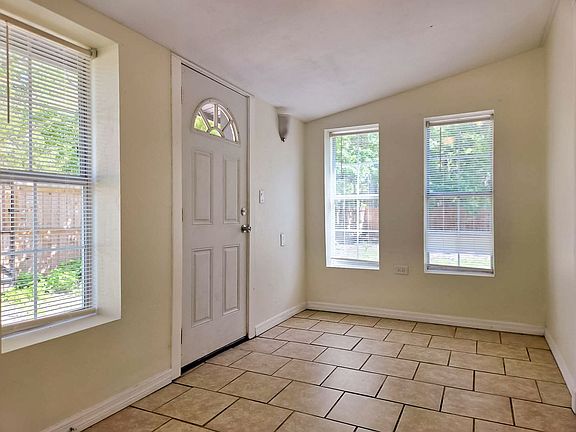 4th image of 13628 NE 146th St