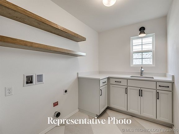 7th image of this home