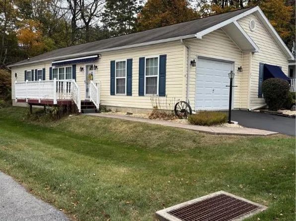 21 Abbey Rd, Easton, PA 18040