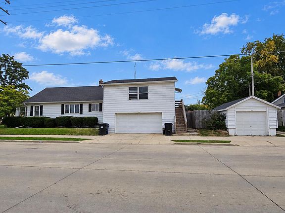 3rd image of 2055 Case AVENUE