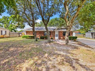 205 Squirrel Haven Rd, Mary Esther, FL 32569