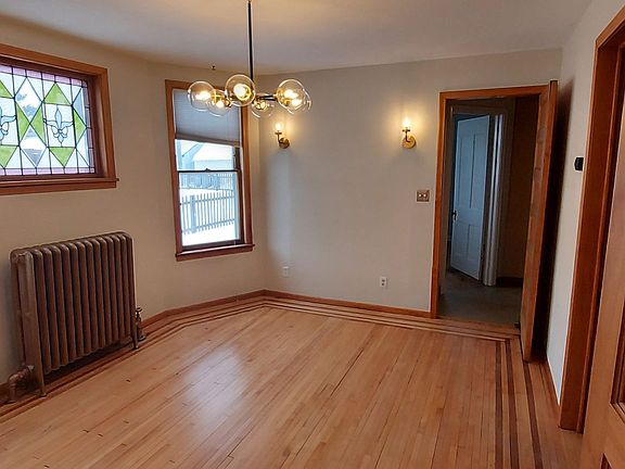 4th image of 1831 Benjamin St NE #1
