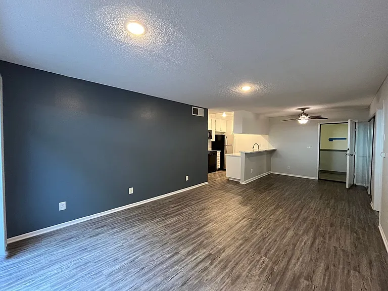 951 S. Oxford Ave. — Photo 47