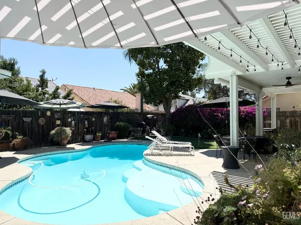 4910 Sanderling Ln, Bakersfield, CA 93312
