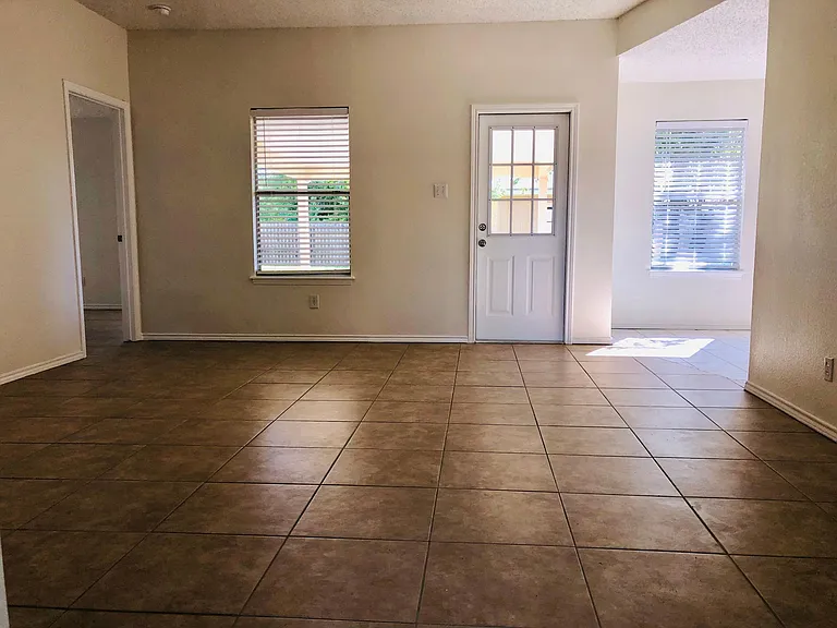 2644 Alana Ln — Photo 3
