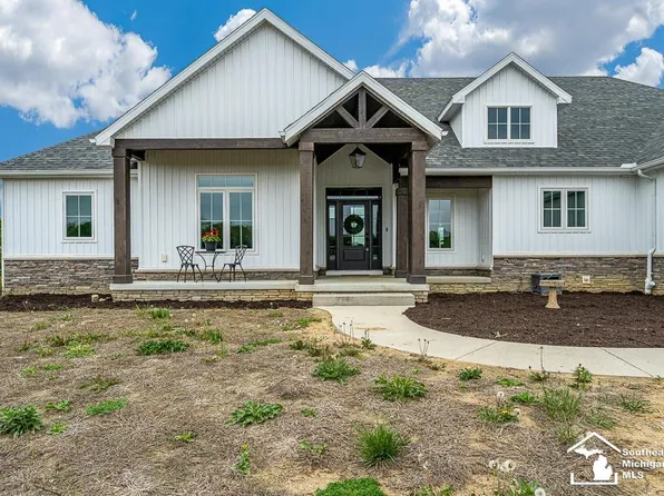 1900 W Erie Rd, Temperance, MI 48182