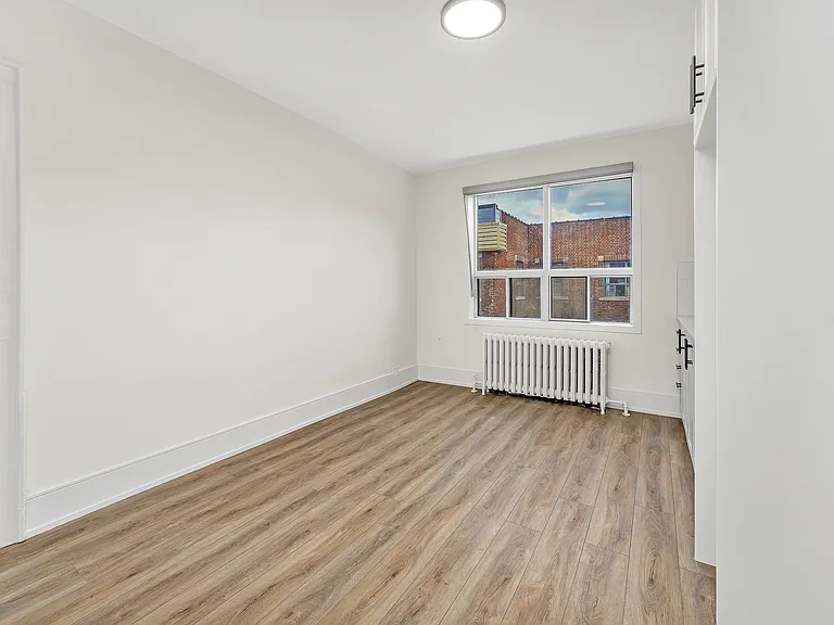 231 Vaughan Rd — Photo 15