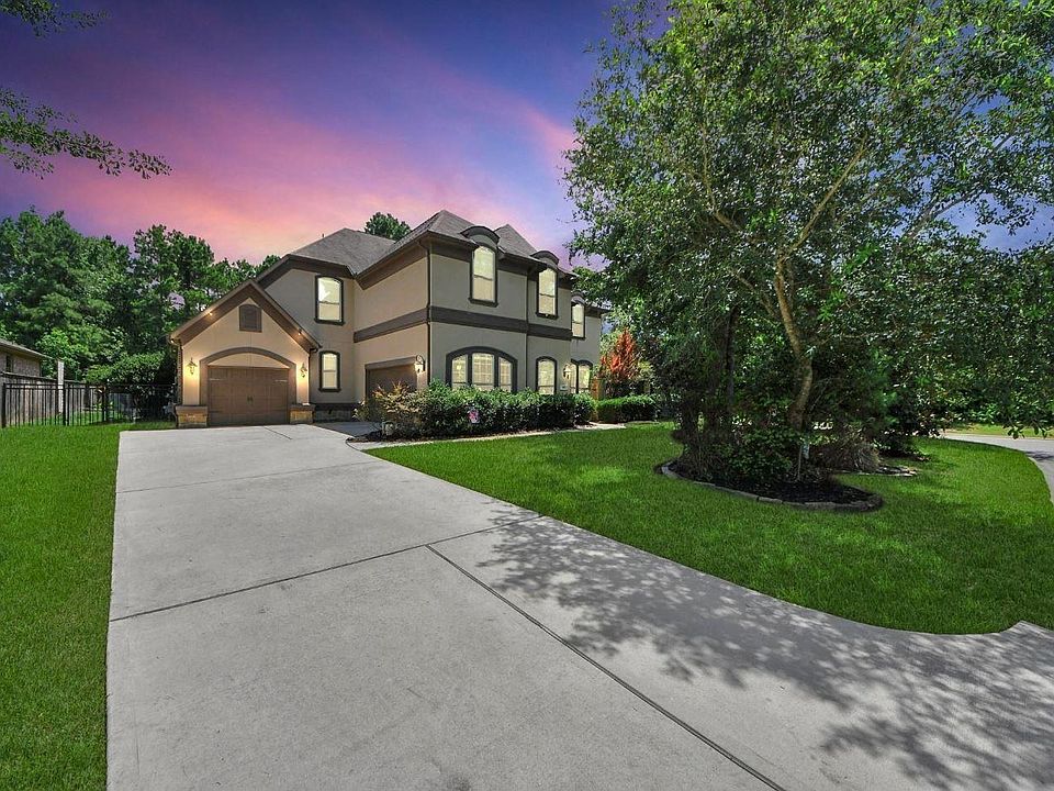1st image of 102 Stonecrop Pl