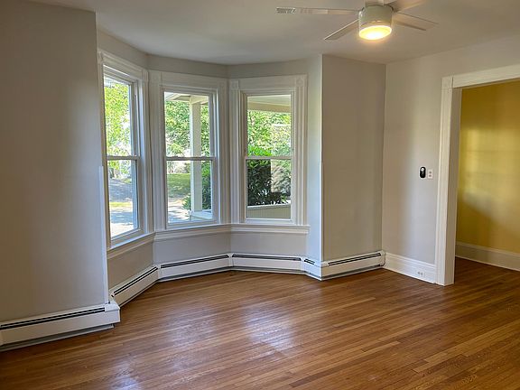 5th image of 209 Ashland Ave