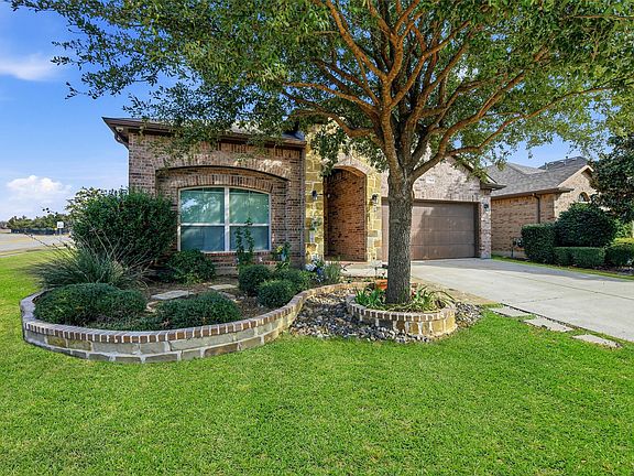2nd image of 2701 Albatross Ln