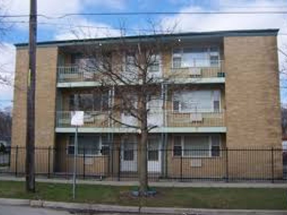 2nd image of 11456 S Hale Ave APT 2S