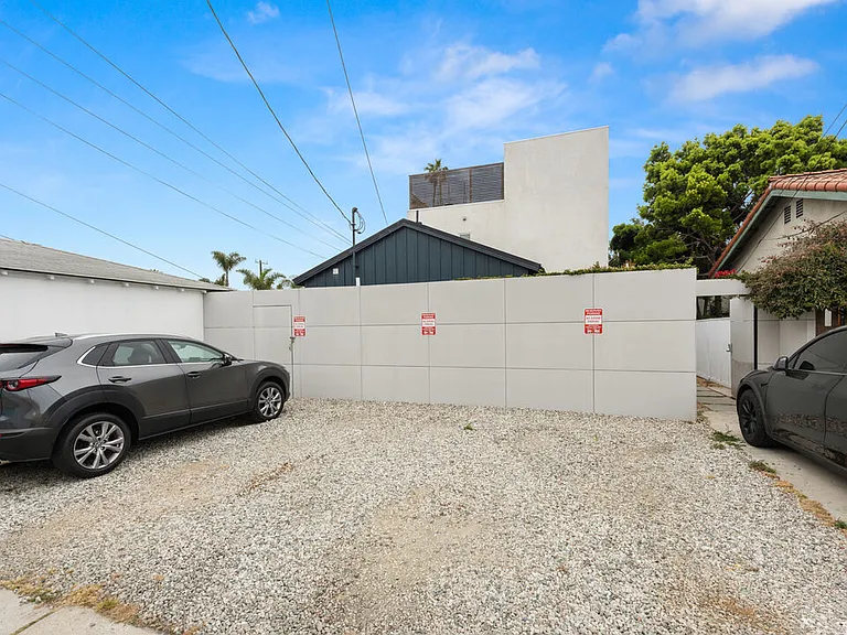 705 Sunset Ave #1/4 — Photo 18
