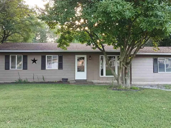 6832 N Sprucewood St, Terre Haute, IN 47805