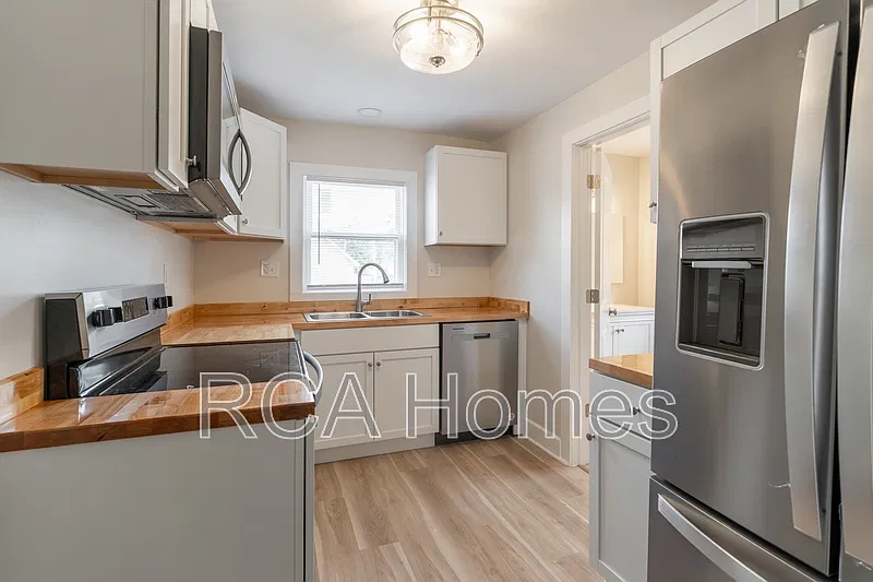 3 bed, 2.0 bath, 1200 sqft, $1,550 — Photo 2