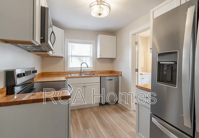 1601 Villa Ave — Photo 2
