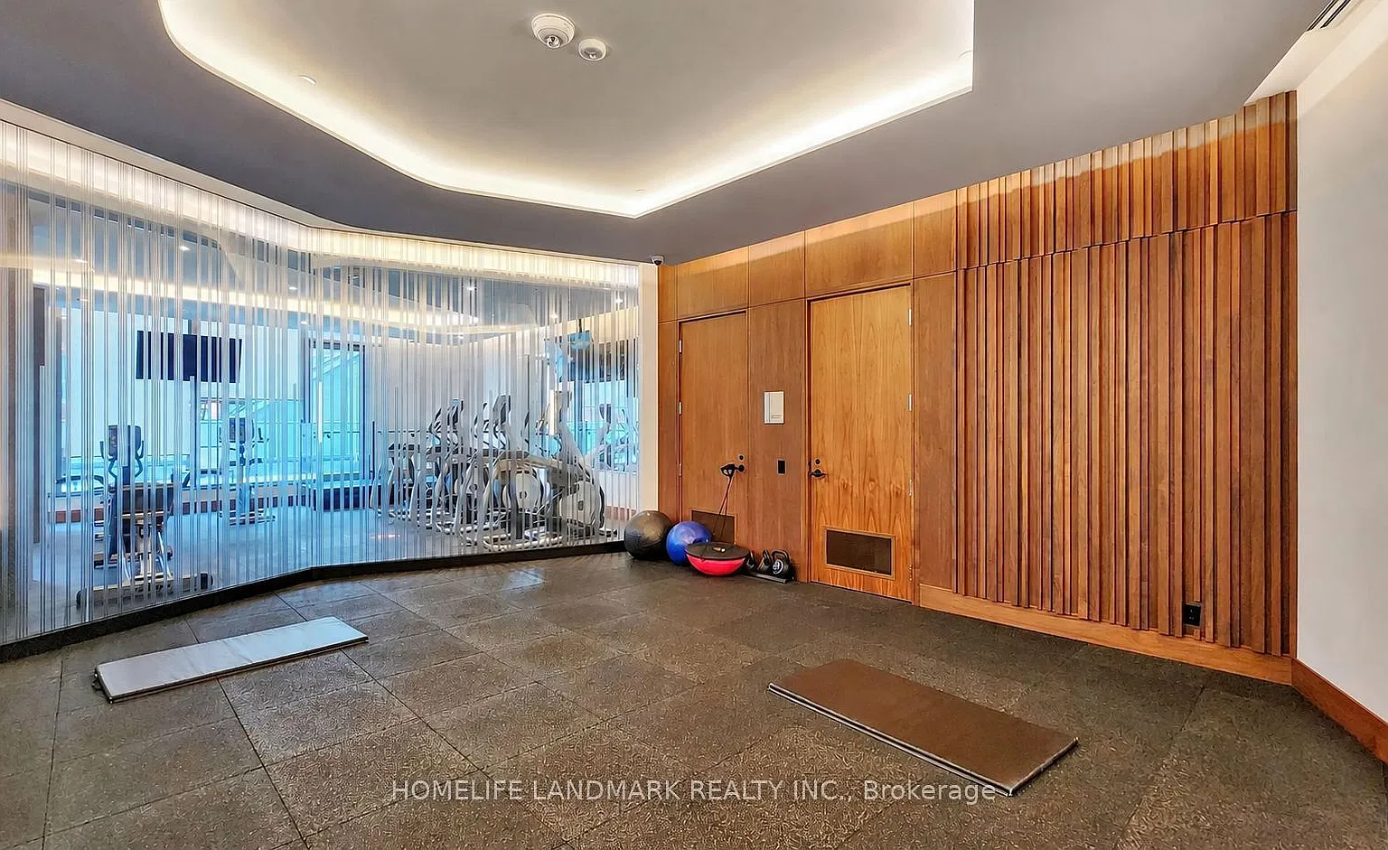 Studio, $1,990 — Photo 2